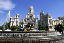 Plaza de Cibeles fountain with the post office facade behind