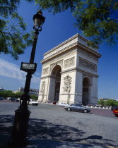 Arc de Triomphe and passing cars.