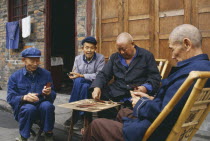 Chengdu card game in street