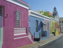 Bo Kapp District. Chiappini Street. A row of brightly painted houses in an area famous for its colourful architectureTypical architecture.The Cape Muslim area of Cape Town Moslem Colorful