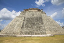 Piramide del Adivino  Pyramid of the Magician