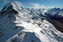 MOUNT COOK NATIONAL PARK  AERIAL VIEW THE EASTERN FACE OF NEW ZEALANDS HIGHEST MOUNTAIN MOUNT COOK  LEFT  LOOKING NORTH ALONG THE TASMAN GLACIER  RIGHT .Antipodean Oceania Scenic