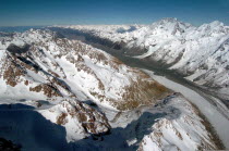 MOUNT COOK NATIONAL PARK  AERIAL VIEW NEW ZEALANDS HIGHEST MOUNTAIN MOUNT COOK  TOP RIGHT  LOOKING SOUTH ALONG THE TASMAN GLACIER TO LAKE PUKAKI AND MOUNT CHUDLEIGH  LEFT Antipodean Oceania Scenic