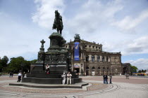 Theaterplatz  Statue of King John by Johannes Schilling in front of the Semper opera House.Destination Destinations Deutschland European History Holidaymakers Sachsen Tourism Tourist Western Europe S...