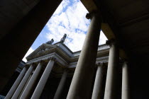 Ireland, County Dublin, Dublin City, The 18th Century Bank Of Ireland building in College Green at one time the Irish Houses of Parliament or Irish Parliament House the first purpose-built two-chamber...