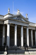 Ireland, County Dublin, Dublin City, The 18th Century Bank Of Ireland building in College Green at one time the Irish Houses of Parliament or Irish Parliament House the first purpose-built two-chamber...