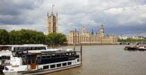 England, London, View across the river Thames from the Albert Embankment toward the Houses of Parliament.