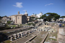 Italy, Lazio, Rome, View over the ruins of the Roman Forum from Via Fori del Imperial.