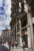 Spain, Catalonia, Barcelona, shop in the narrow streets of the Gothic Quarter.