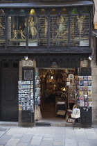 Spain, Catalonia, Barcelona, shop in the narrow streets of the Gothic Quarter.