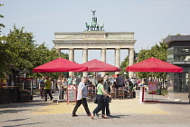 Germany, Berlin, Mitte, Brandenburg Gate in Pariser Platz.