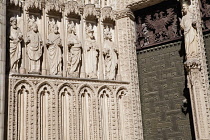 Spain, Castilla La Mancha, Toldeo, Statues of the apostles on the Cathedral .