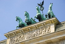 Germany, Berlin, Mitte, Brandenburg Gate or Bransenburger Tor in Pariser Platz leading to Unter den Linden and the Royal Palaces with the Quadriga of Victory on top. The only remaining of the original...