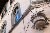 Italy, Tuscany, Lucca, Barga, Bust of the poet Pietro Angelio known as Bargeo in the Piazza Angelio.