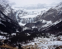 France, Mid Pyrenees, Hautes-Pyrenees, Cirgue de Gavarnie. Snow and ice in Febuary