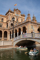 Spain, Andalucia, Seville, Plaza de Espana .