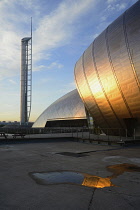 Scotland, Glasgow, The Clyde, Glasgow Tower and Glasgow Science Centre.