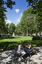 Croatia, Zagreb, Old town, Fountain and bandtsand in Park Zrinjevac.