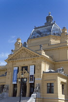 Croatia, Zagreb, Old town, Park Josipa Jurja Strossmayera, Umjetnicki Art pavilion.