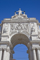 Portugal, Estremadura, Lisbon, Baixa, Praca do Comercio, Rua Augusta triumphal arch.