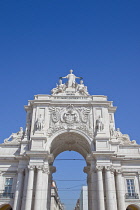 Portugal, Estremadura, Lisbon, Baixa, Praca do Comercio, Rua Augusta triumphal arch.