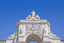 Portugal, Estremadura, Lisbon, Baixa, Praca do Comercio, Rua Augusta triumphal arch.