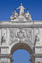 Portugal, Estremadura, Lisbon, Baixa, Praca do Comercio, Rua Augusta triumphal arch.