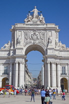 Portugal, Estremadura, Lisbon, Baixa, Praca do Comercio, Rua Augusta triumphal arch.