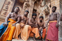 India, Tamil Nadu, Tanjore, Thanjavur, Pilgrims at the Brihadisvara Temple in Tanjore.