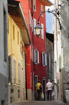 Italy, Trentinto Alto Adige, Lake Garda, Arco, narrow streets.