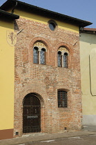 Italy, Lombardy, Soncino, houses.