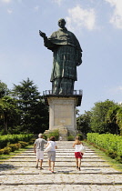 Italy, Piemonte, Lake Maggiore, Arona, statue of San Carlo Borromeo.