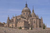 Spain, Castile and Leon, Salamanca, Convento de las Duenas  which is a Dominican convent built in the 15th and 16th centuries, Salamanca Cathedral seen from the upper cloister.