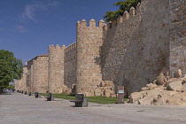 Spain, Castile and Leon, Avila, City walls that were built from 1090 onwards and are among the best-preserved and most complete in Europe, section of walls known as the the Paseo del Rastro.