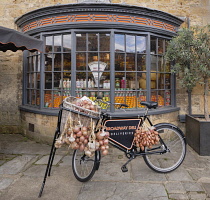 England, Worcestershire, Broadway, Broadway Deli shopfront.