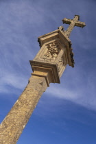 England, Gloucestershire, Stow on the Wold, Market Cross with a plaque to commemorate the Battle of Stow in 1646 that was added in 2012,  the plaque is a symbolic reminder to market traders during med...