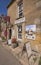 England, Gloucestershire, Bourton-on-the-Water, Shopfronts.