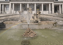 England, Gloucestershire, Cheltenham, The Promenade, Neptune Fountain dating from 1893 and supposedly modelled on the Trevi Fountain in Rome.