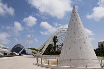 Spain, Valencia Province, Valencia, Ciutat de les Arts i les Ciencies, City of Arts and Sciences, Modern architectural complex designed by Santiago Calatrava and Felix Candela, L'Umbracle, built over...