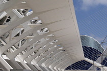 Spain, Valencia Province, Valencia, Ciutat de les Arts i les Ciencies, City of Arts and Sciences, Modern architectural complex designed by Santiago Calatrava and Felix Candela, Museo de las Ciencias P...