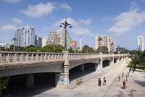 Spain, Valencia Province, Valencia, Puente del Reino Trinidad bridge across the Gardens of Turia.